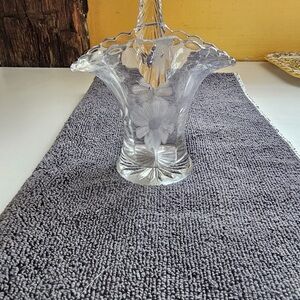 Clear Glass Flower Vase - Elegant Decorative Centerpiece -Brides Basket